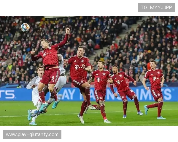 汉堡主场五后卫铁桶阵限制拜仁,反击战术奏效 汉堡主场五后卫铁桶阵限制拜仁,反击战术奏效